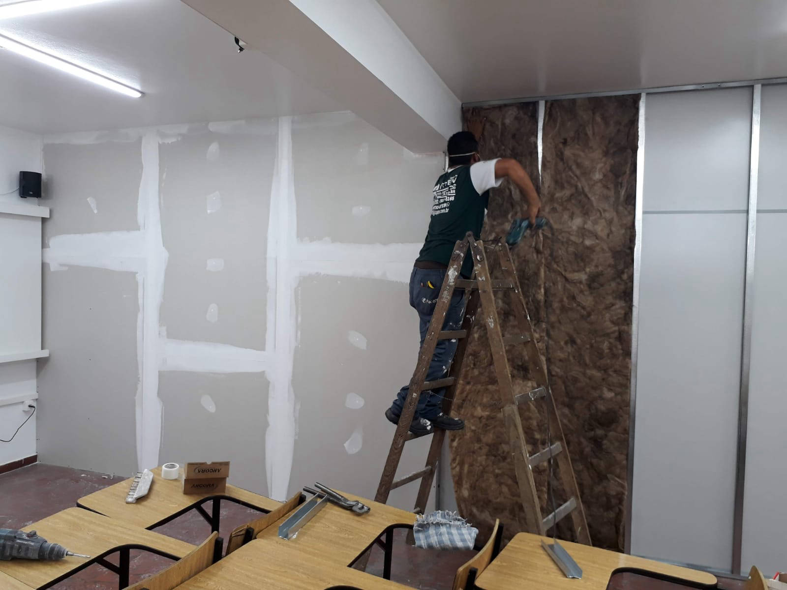 PAREDE DE GESSO ACARTONADO DRYWALL